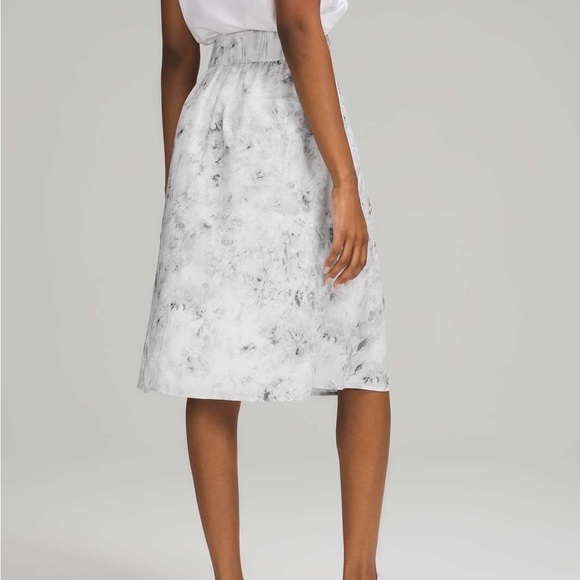 🍋 Lululemon Lightweight Pull-On Super-High Rise Midi Skirt size 14 🍋 - Picture 2 of 9